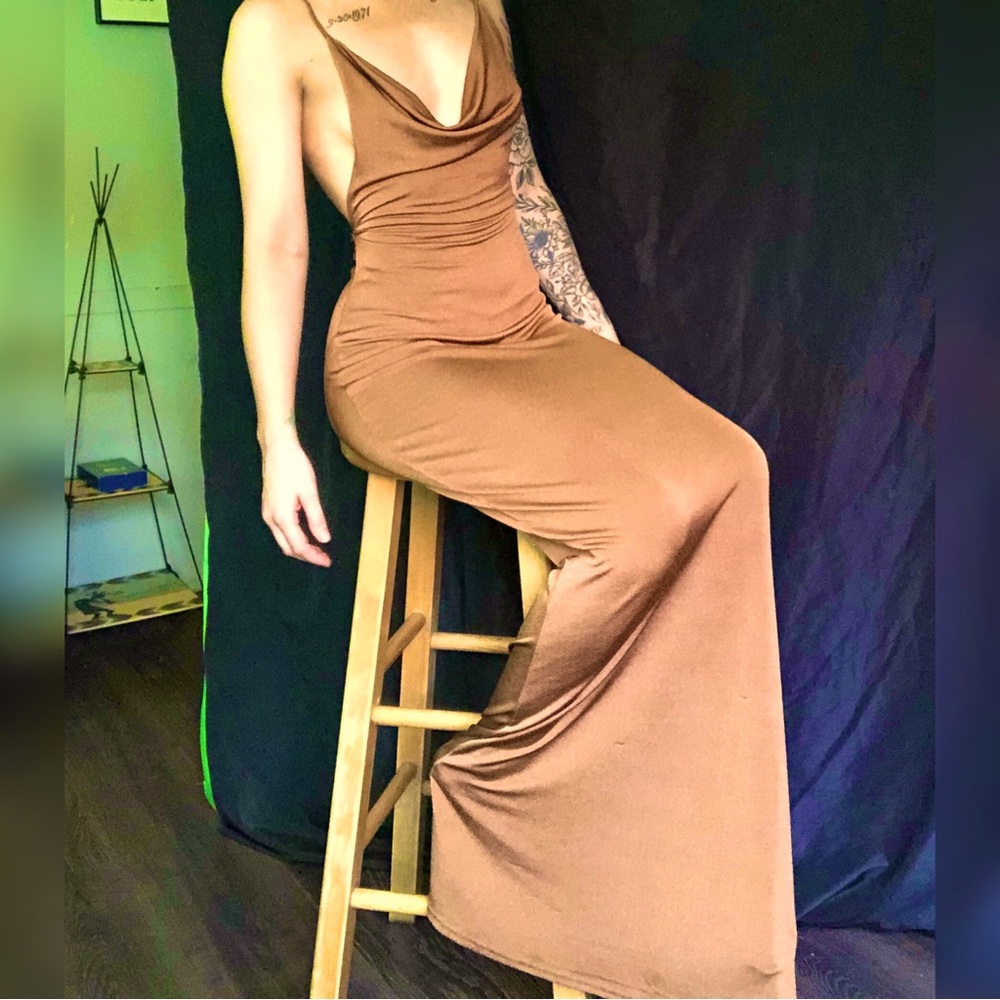 Y2k 90s style Brown Body con backless maxi dress in size 4
